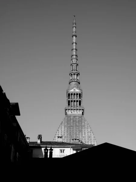 Mole Antonelliana à Turin, noir et blanc — Photo