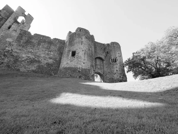 Château de Chepstow ruines à Chepstow, noir et blanc — Photo
