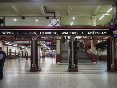 Londra 'daki Baker Caddesi metro istasyonu.