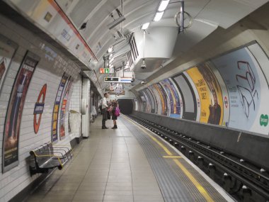 Oxford circus Metro İstasyonu'na Londra'da