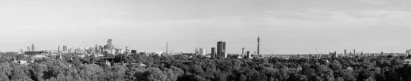 Amplia vista panorámica de Londres desde la colina Primrose, en blanco y negro — Foto de Stock