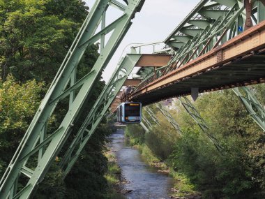Wuppertaler Schwebebahn (Wuppertal Asma Demiryolu)