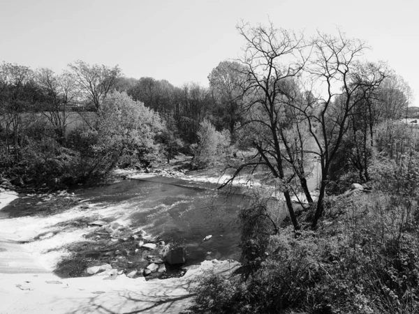 Río Sangone en Turín, blanco y negro — Foto de Stock