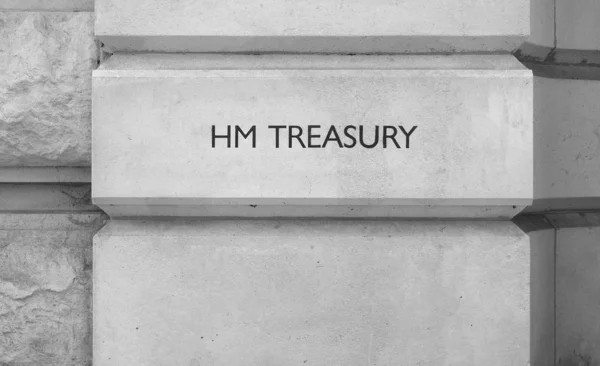 Hm Treasury skylt i London, svart och vitt — Stockfoto