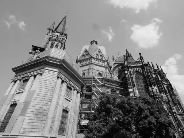 아헨에 있는 아치너 돔, 흑백 — 스톡 사진
