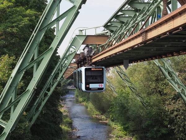 Wuppertaler Schwebebahn (Wuppertal Asma Demiryolu) — Stok fotoğraf