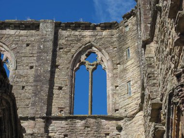 Tintern Manastırı (Abaty Tyndyrn) Tintern içinde