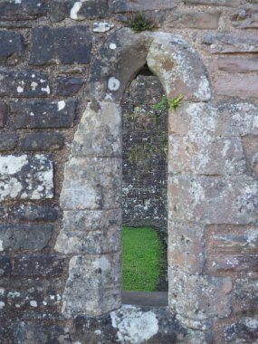 Tintern Manastırı (Abaty Tyndyrn) Tintern içinde