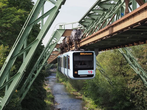 Wuppertaler Schwebebahn (Wuppertal Asma Demiryolu) — Stok fotoğraf