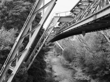 Wuppertaler Schwebebahn (Wuppertal Askılık Demiryolu), siyah
