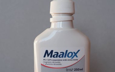 Milan - Aralık 2019: Maalox antiasit şişesi
