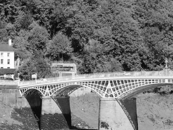 Old Wye Bridge in Chepstow, black and white — Stock Photo, Image