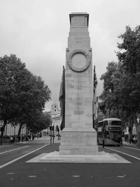 Cenotaph war memorial in London, black and white — Stock Photo, Image