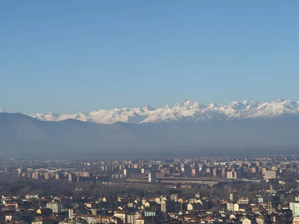 Vista aérea de Turim com montanhas dos Alpes — Fotografia de Stock