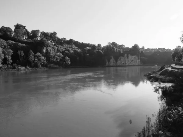 Chepstow 'daki River Wye, siyah beyaz — Stok fotoğraf