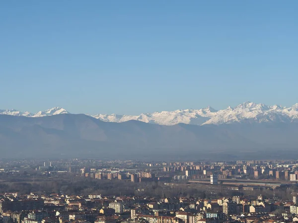 Veduta aerea di Torino con le Alpi — Foto Stock