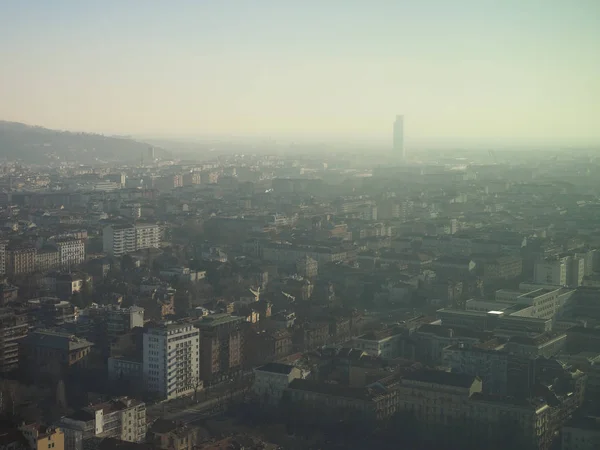 Widok z powietrza na Turyn ze smogiem — Zdjęcie stockowe