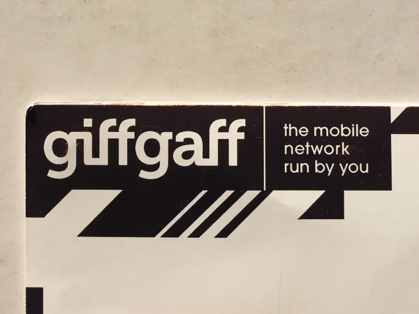 LONDRES - CIRCA DICIEMBRE 2019: GiffGaff sign — Foto de Stock