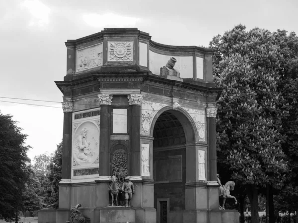 Arco del Valentino arco em Turim, preto e branco — Fotografia de Stock