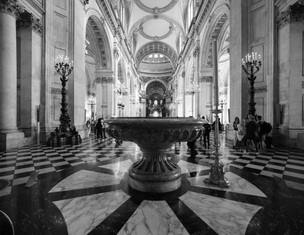 Cattedrale di San Paolo a Londra, in bianco e nero — Foto Stock