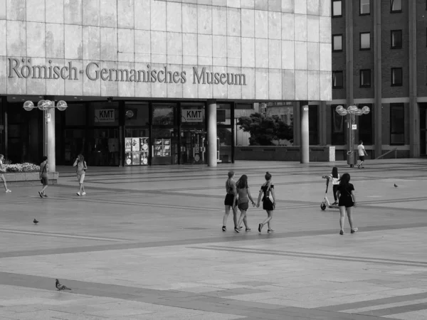 Römisch germanisches museum in köln, schwarz an — Stockfoto