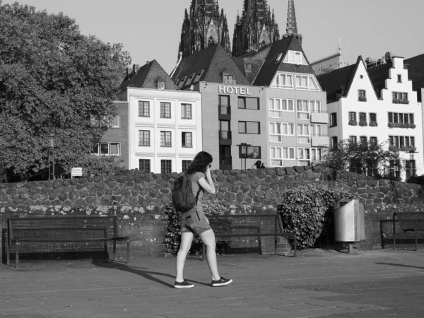 Altstadt (Παλιά πόλη) στο Koeln, μαύρο και άσπρο — Φωτογραφία Αρχείου