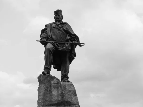 Monument Garibaldi à Turin, noir et blanc — Photo