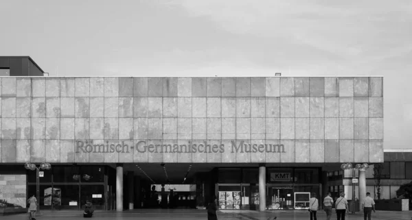 Roemisch Germanisches (Roman Germanic) museum in Koeln, black an — Stock Photo, Image