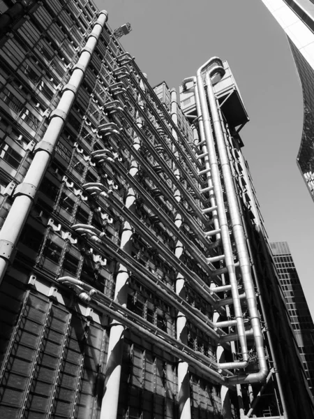 Lloyds building in london, schwarz und weiß — Stockfoto