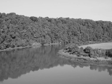 Chepstow 'daki River Wye, siyah beyaz