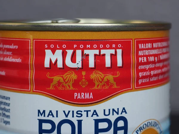 Parma - Jan 2020: Mutti domates konservesi