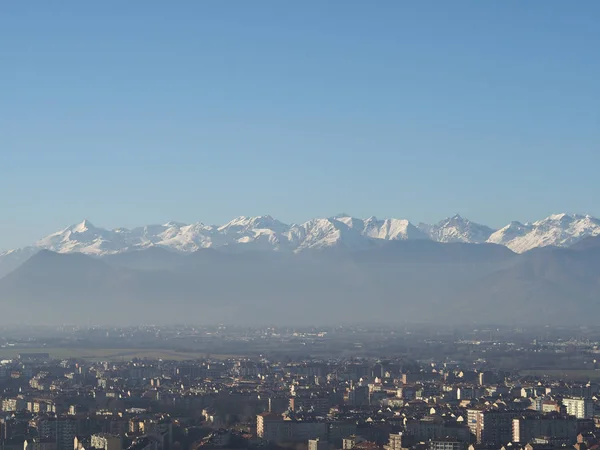 Veduta aerea di Torino con le Alpi — Foto Stock