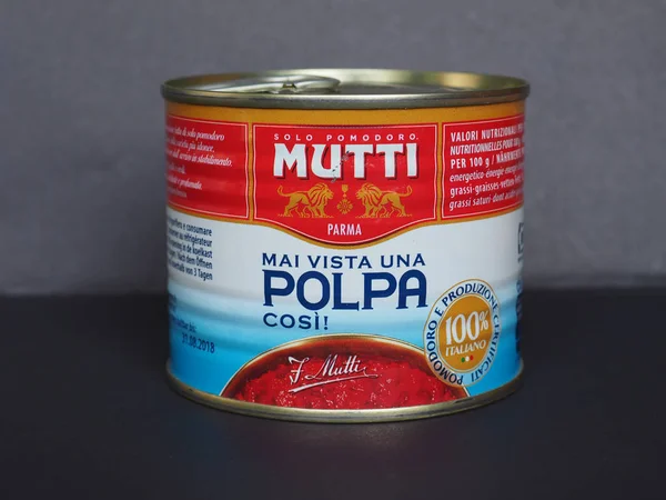 Parma - styczeń 2020: Mutti pomidor może — Zdjęcie stockowe