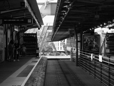 Wuppertaler Schwebebahn (Wuppertal Askılık Demiryolu), siyah