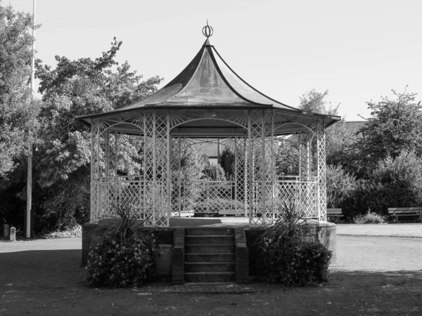 Bandstand w Chepstow, czerń i biel — Zdjęcie stockowe