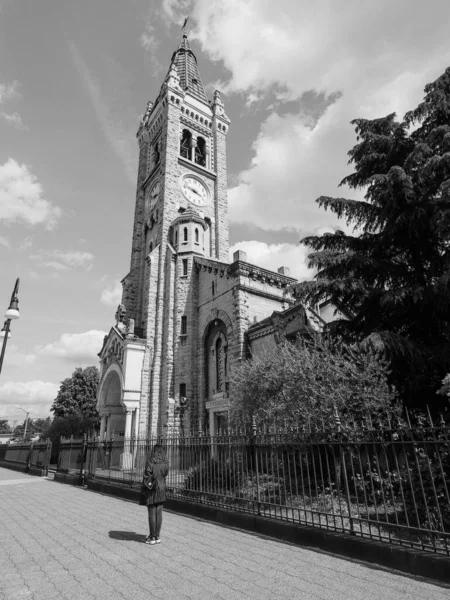 Santa Rita da Cascia Kilisesi Torino 'da, siyah beyaz — Stok fotoğraf