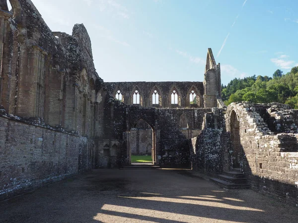 Tintern apátság (Abaty Tyndyrn) a Tintern — Stock Fotó