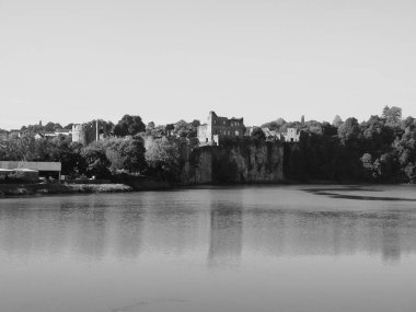 Chepstow 'daki River Wye, siyah beyaz