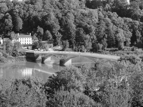 Old Wye Bridge in Chepstow, black and white — Stock Photo, Image