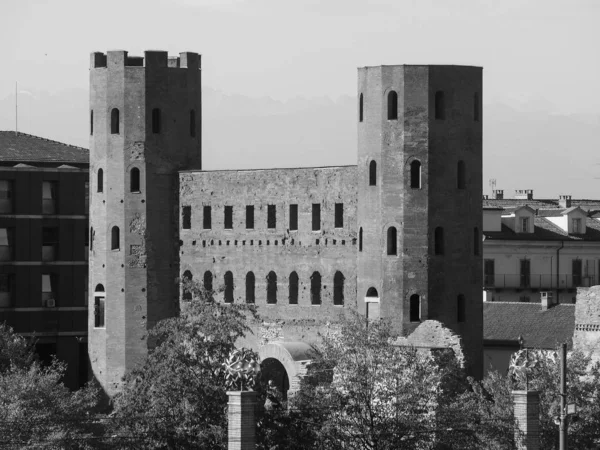 Porta Palatina a Torino, in bianco e nero — Foto Stock