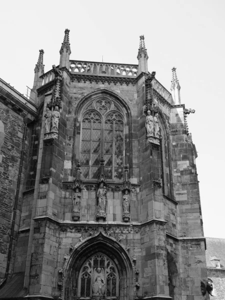 Aachener dom in aachen, schwarz-weiß — Stockfoto