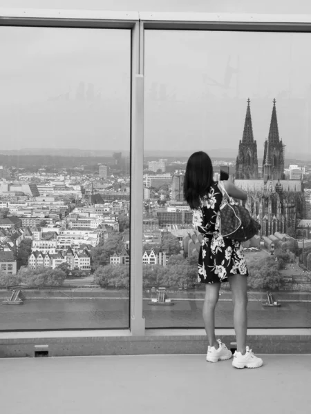 Koeln Germany Circa August 2019 People Koelntriangle Skyscraper Sightseeing Watching — ストック写真