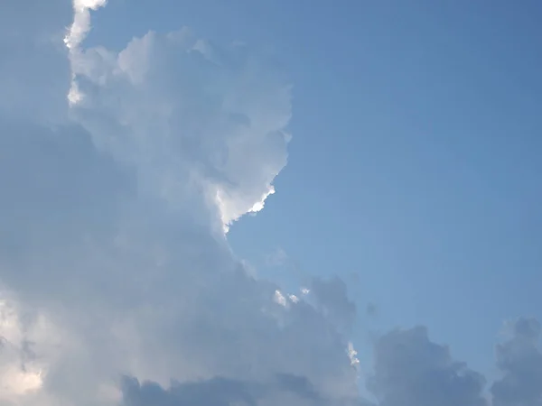 Blå Himmel Med Moln Användbara Som Bakgrund — Stockfoto