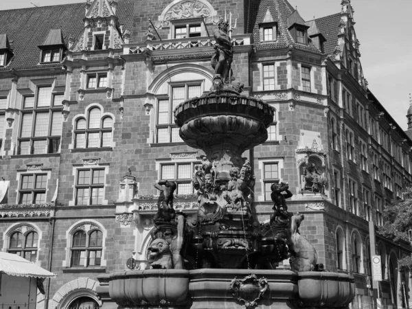 Jubileumsbrunnen Dvs Jubileumfontänen Alias Neptunbrunnen Dvs Neptunfontänen Wuppertal Tyskland Svartvitt — Stockfoto