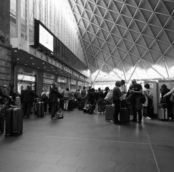 Лондон Великобритания Circa September 2019 Travellers King Cross Railway Station — стоковое фото