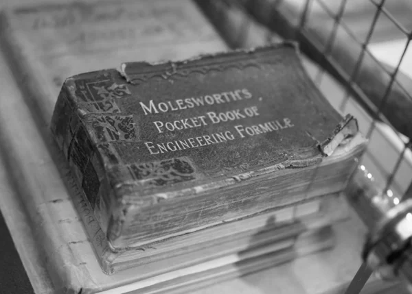 Chepstow Circa September 2019 Molesworth Pocket Book Engineering Formulae Black — стоковое фото