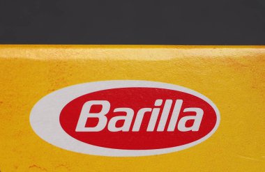 Parma, İtalya - Şubat 2020: Makarna paketinde Barilla işareti