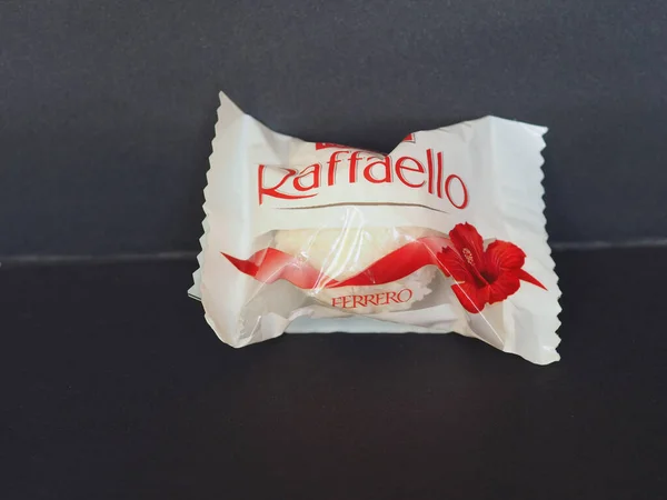 Alba Italia Circa Febrero 2020 Chocolate Ferrero Raffaello — Foto de Stock