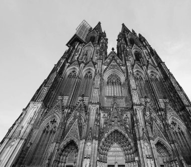 Koelner Dom Hohe Domkirche Sankt Petrus (anlamı Aziz Peter Katedrali) Almanya 'nın Koeln kentindeki gotik kilise.