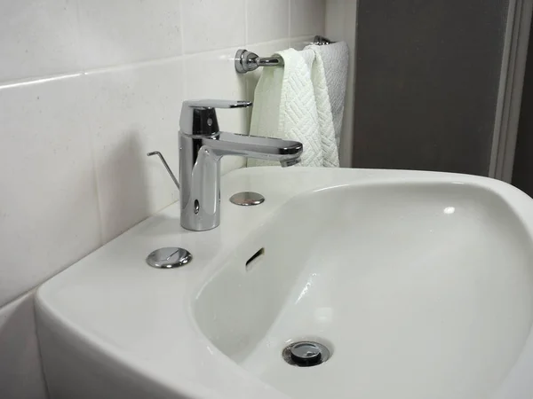 Grifo Del Grifo Lavabo Del Lavabo Del Baño — Foto de Stock